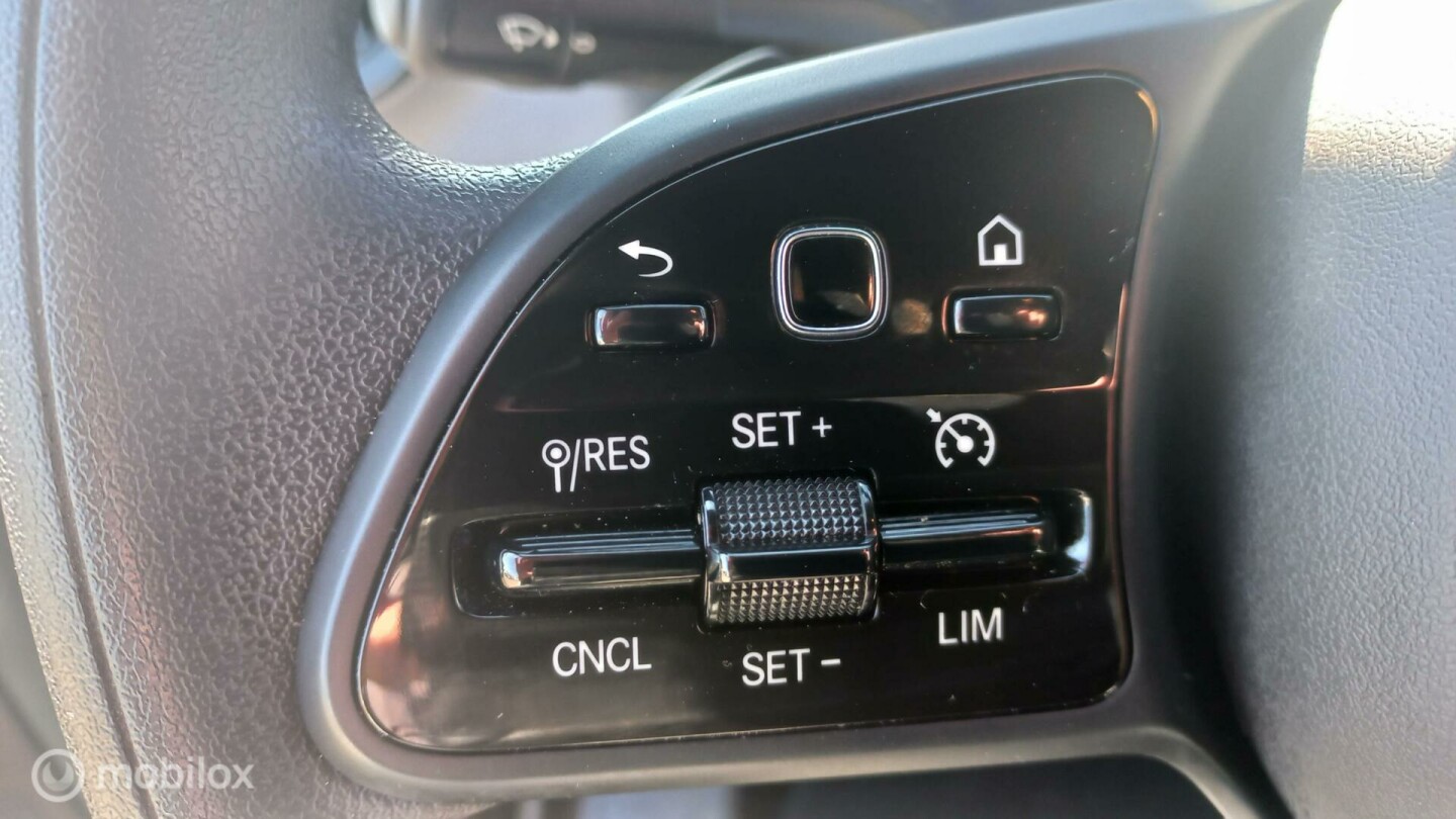 Mercedes-Benz-Sprinter-18