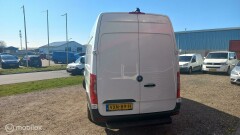 Mercedes-Benz-Sprinter-3