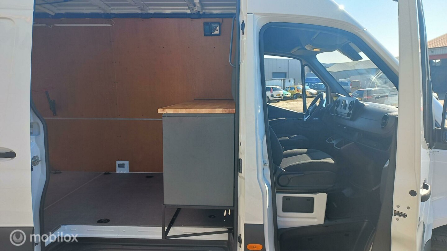 Mercedes-Benz-Sprinter-9