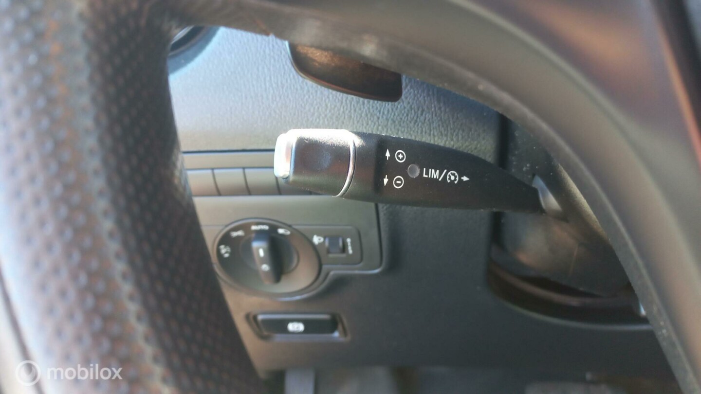 Mercedes-Benz-Vito-17