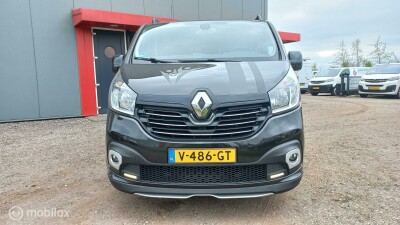 Renault-Trafic-1