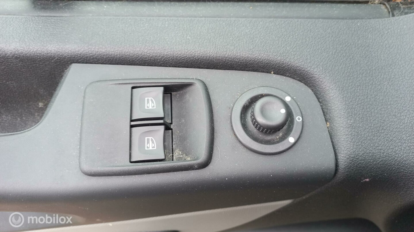 Renault-Trafic-10