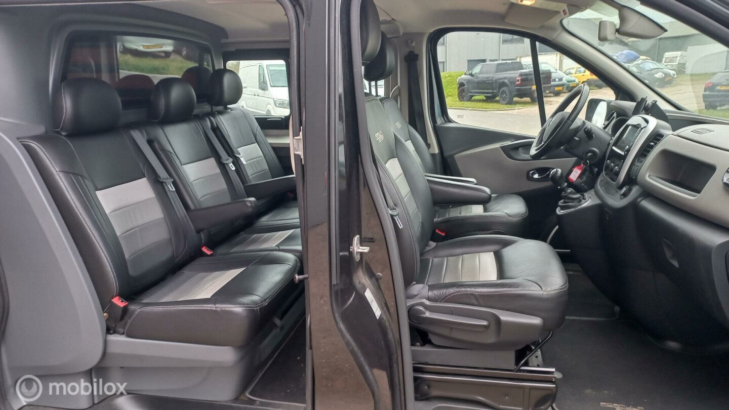 Renault-Trafic-8