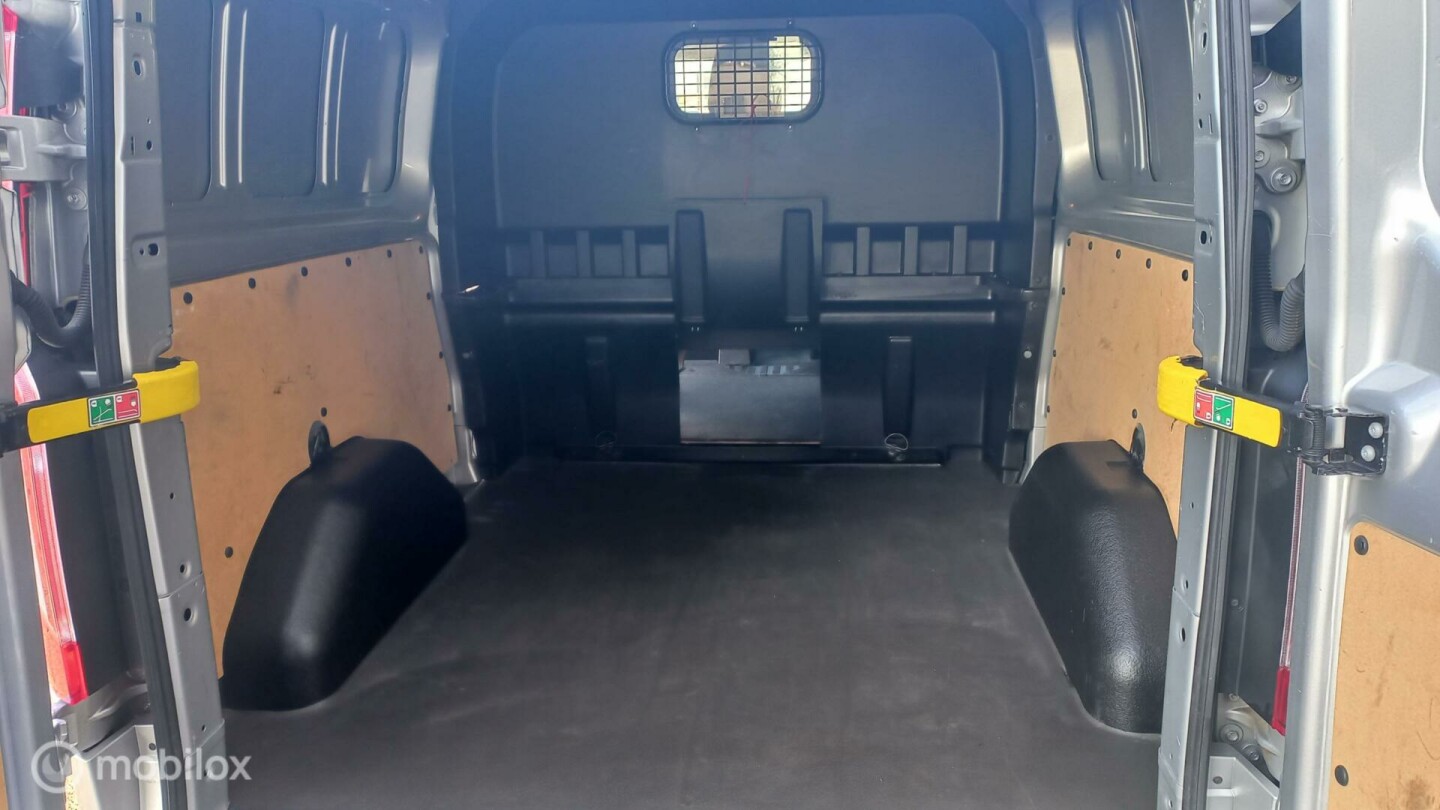 Ford-Transit Custom-9