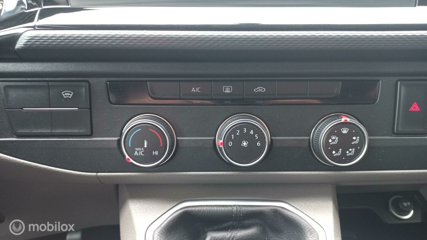 Volkswagen-Transporter-14