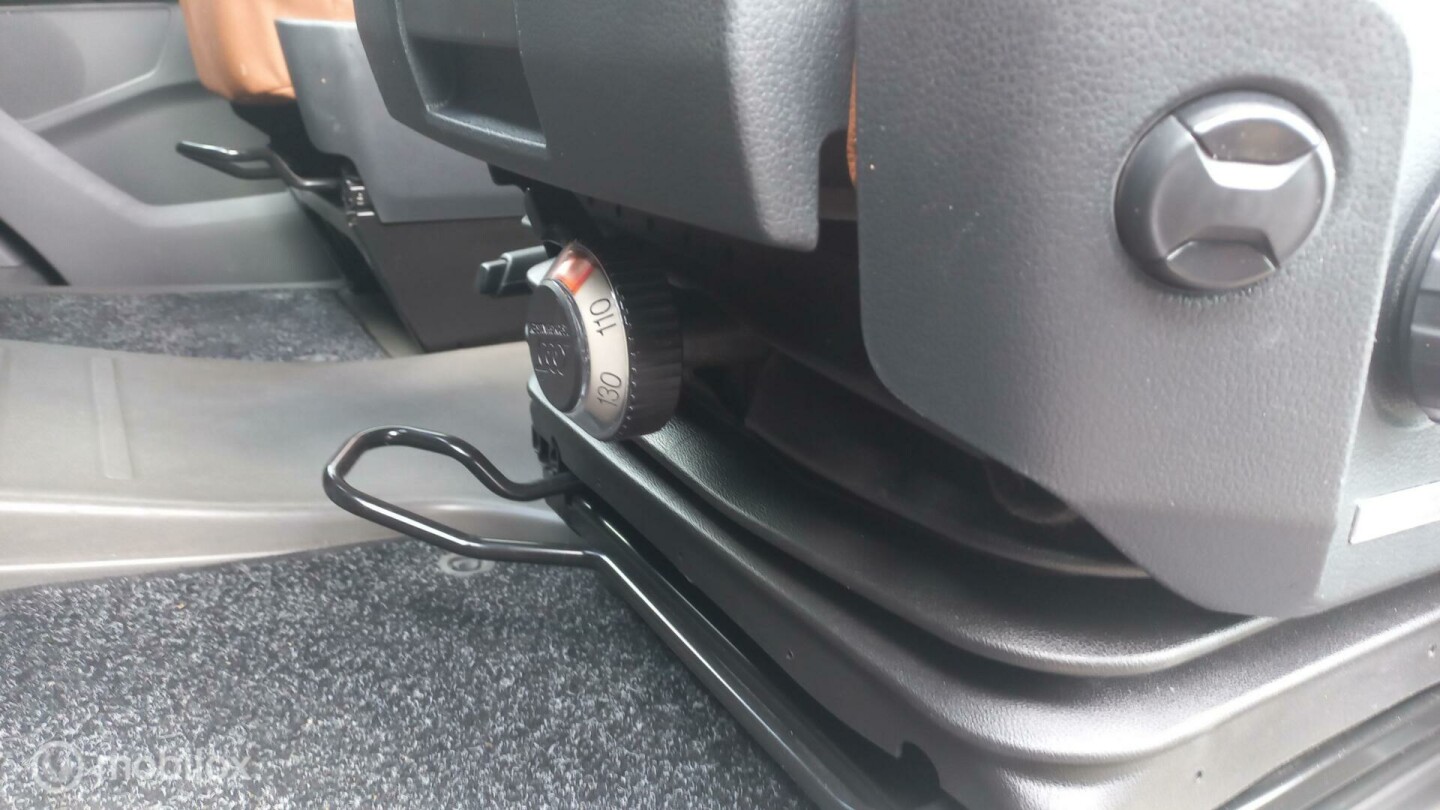 Volkswagen-Crafter-12