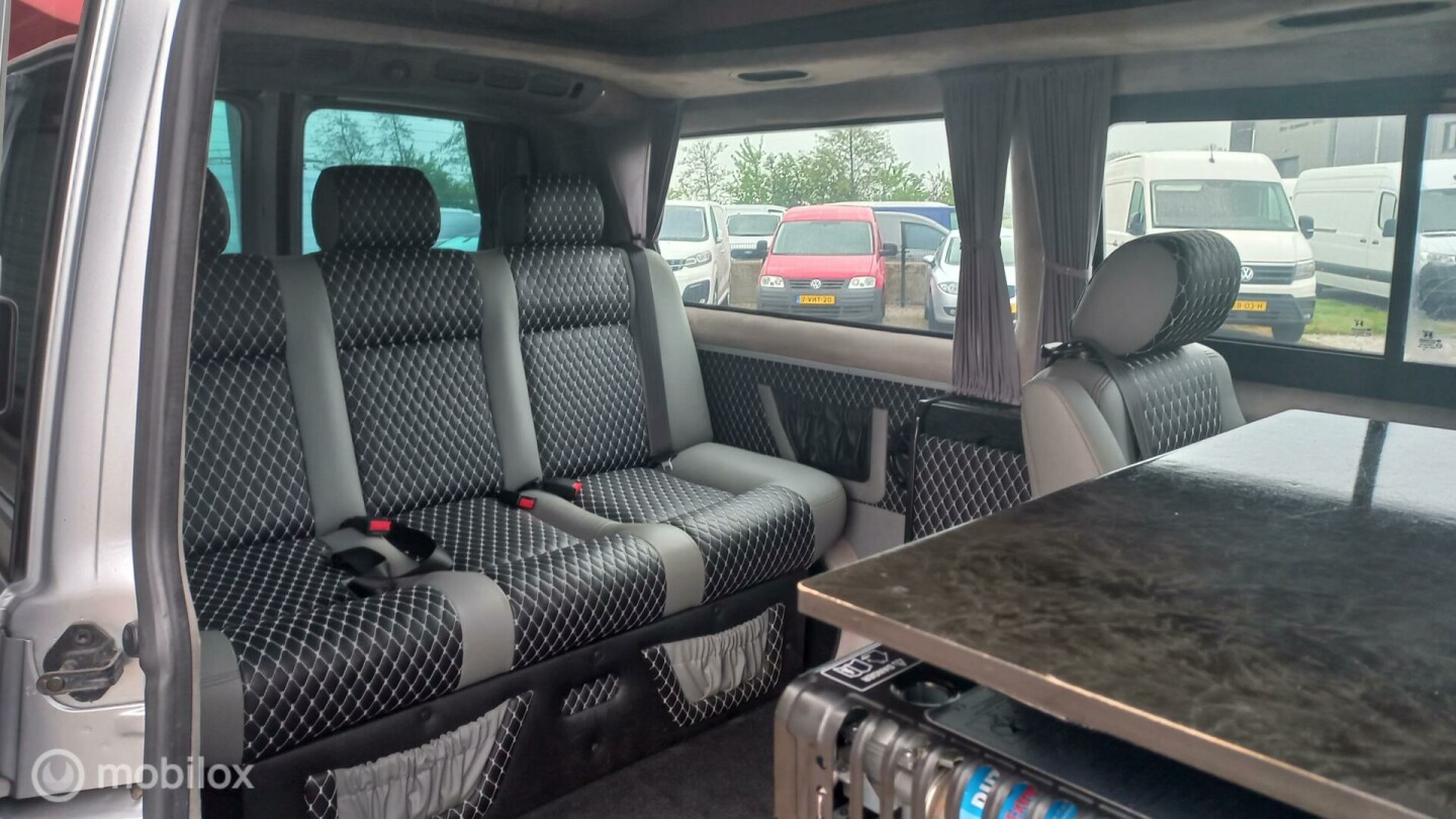 Volkswagen-Camper-12
