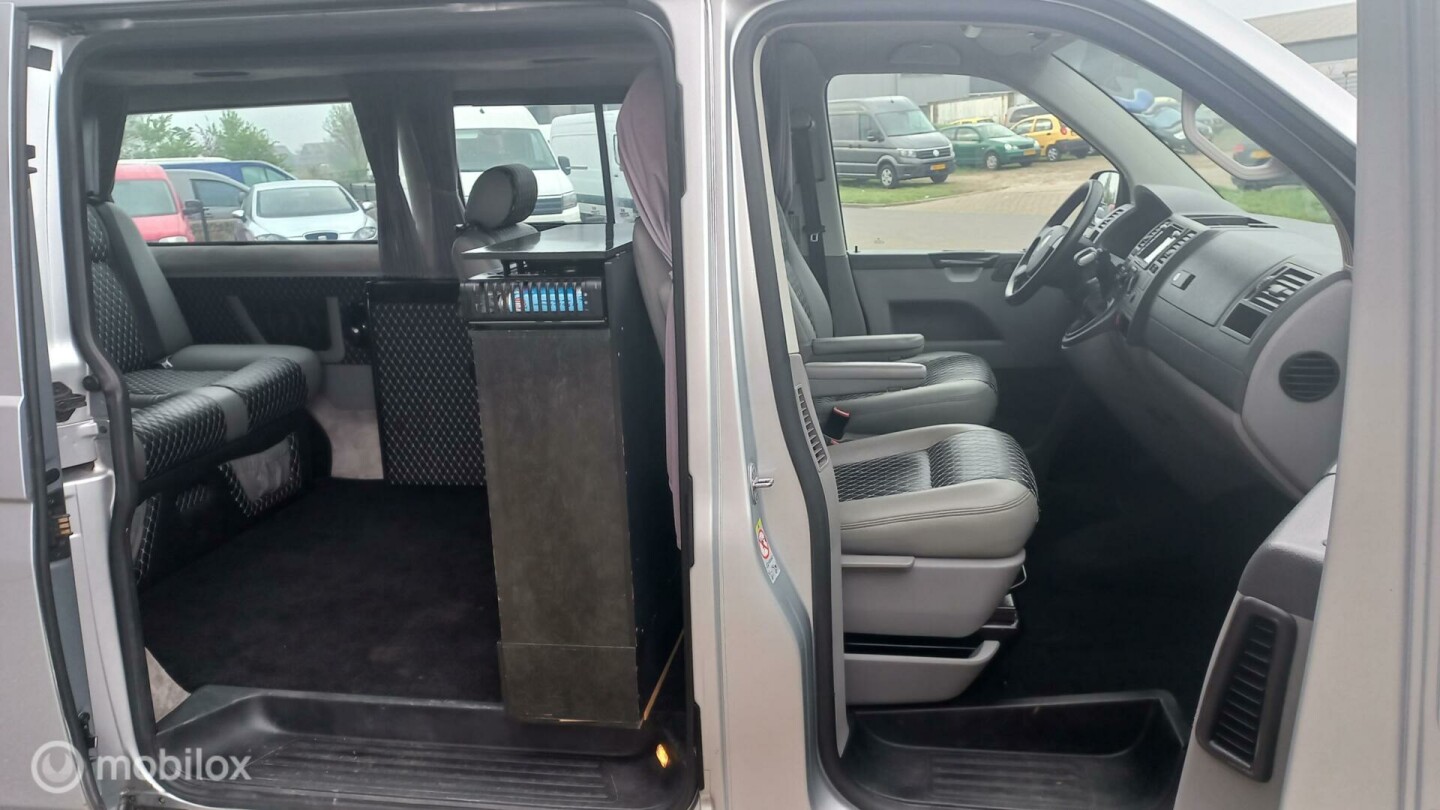 Volkswagen-Camper-13