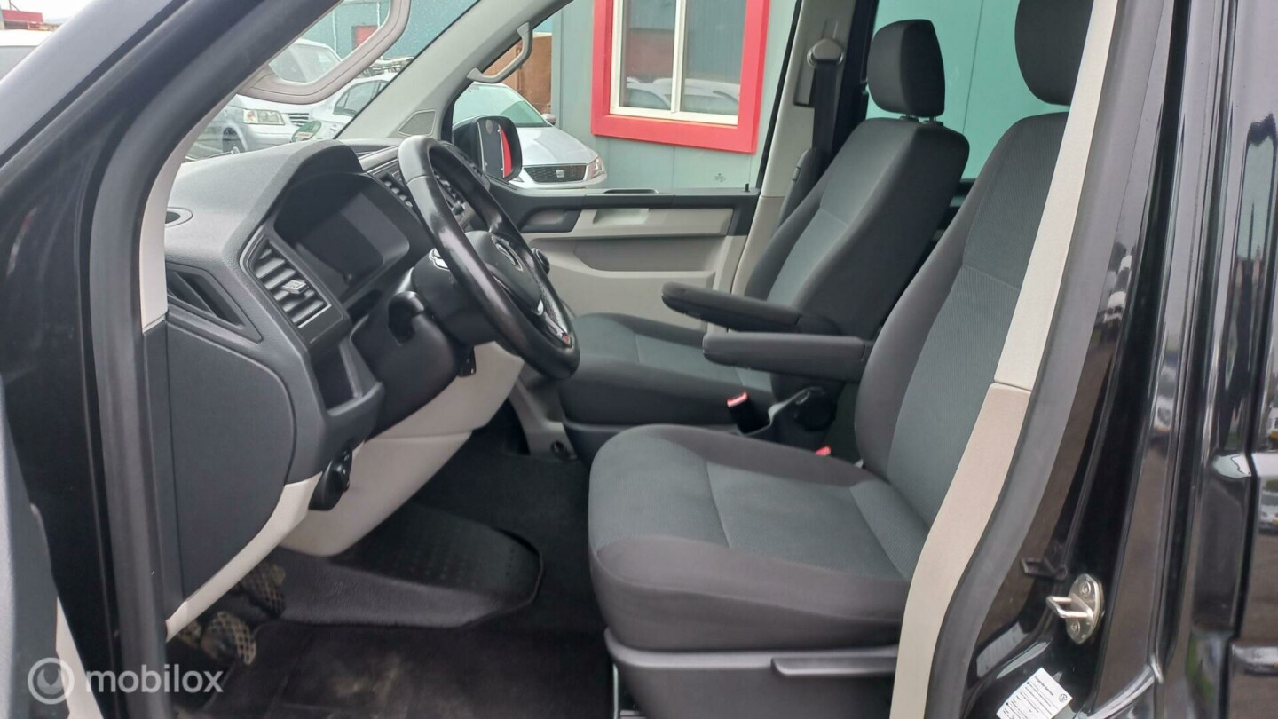 Volkswagen-Transporter-11