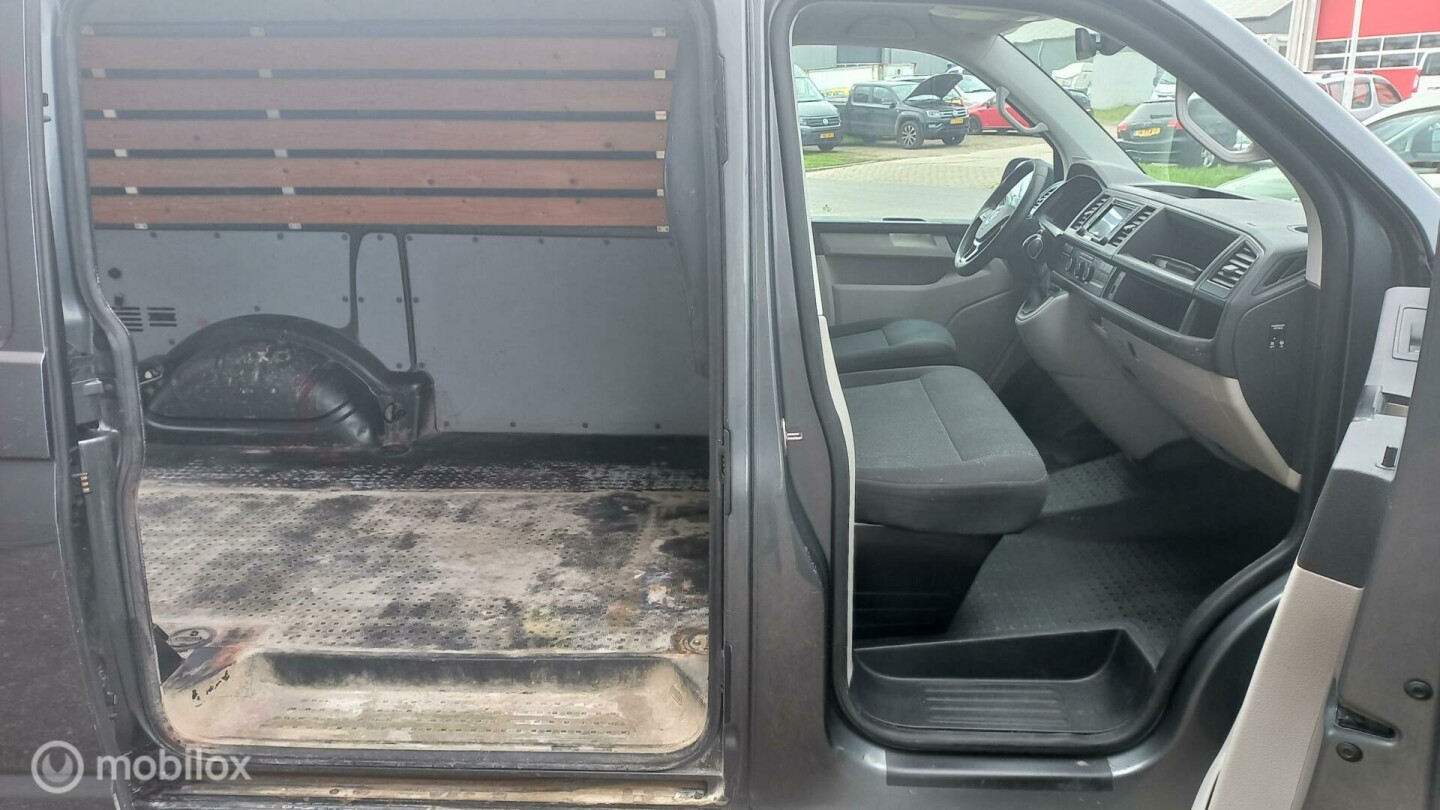 Volkswagen-Transporter-10