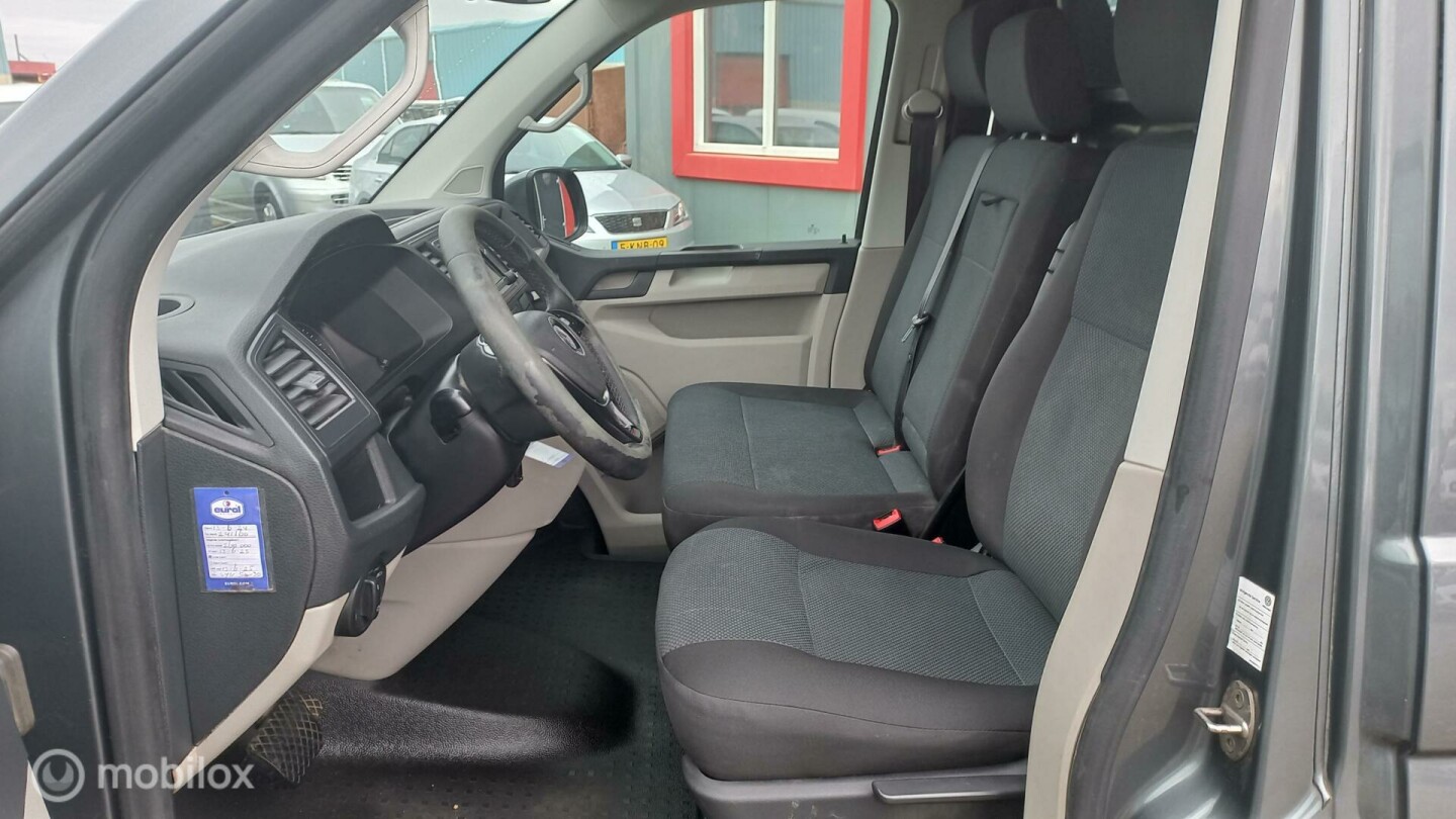 Volkswagen-Transporter-11