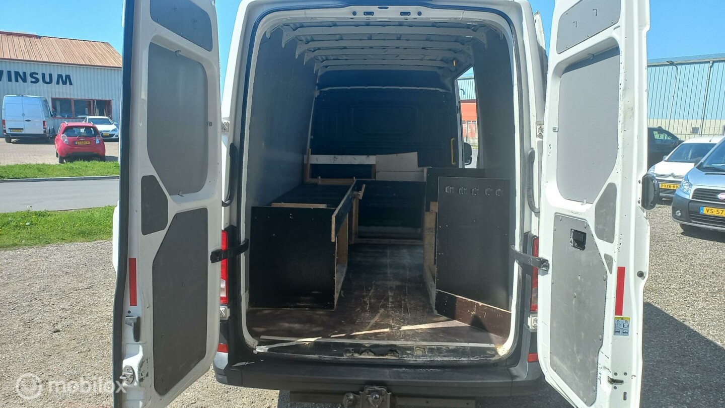 Volkswagen-Crafter-6