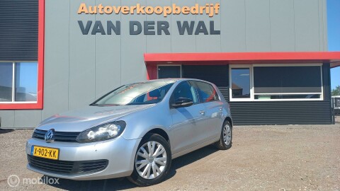 Volkswagen-Golf-0