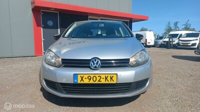 Volkswagen-Golf-1
