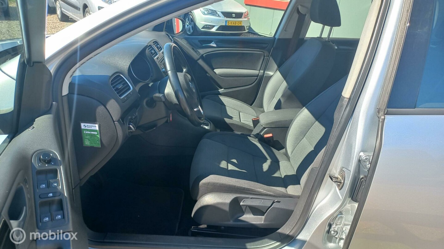 Volkswagen-Golf-10