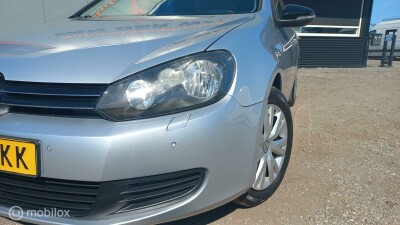 Volkswagen-Golf-2
