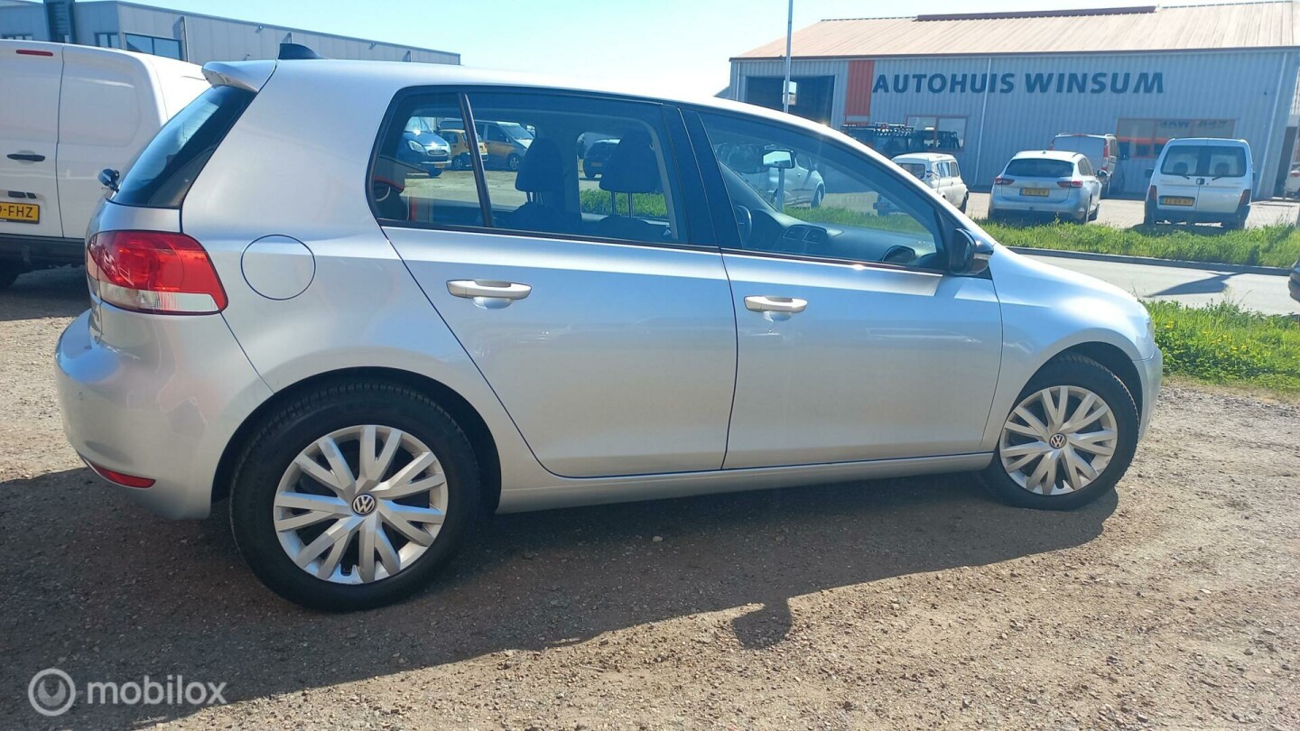 Volkswagen-Golf-6