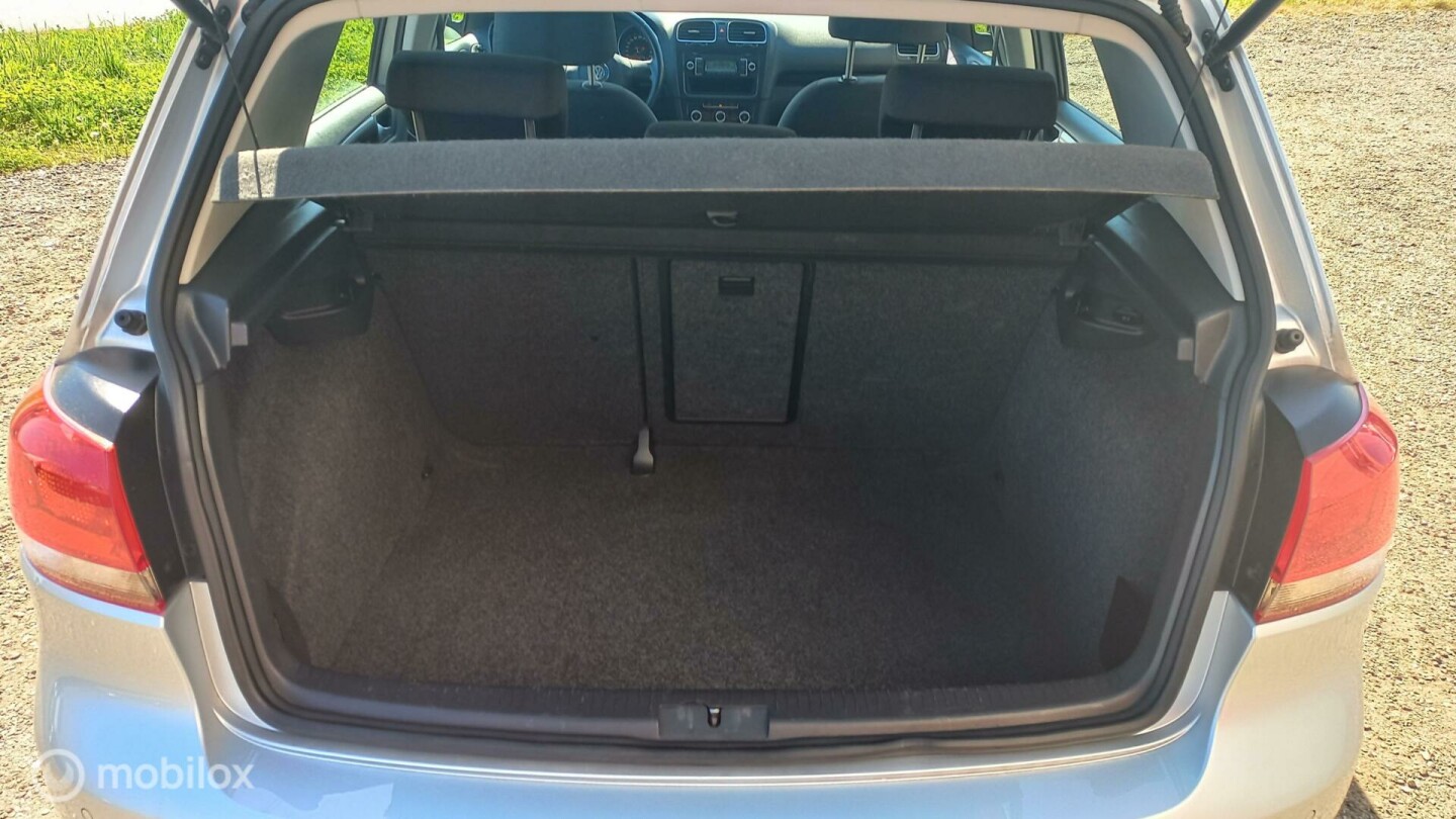 Volkswagen-Golf-8