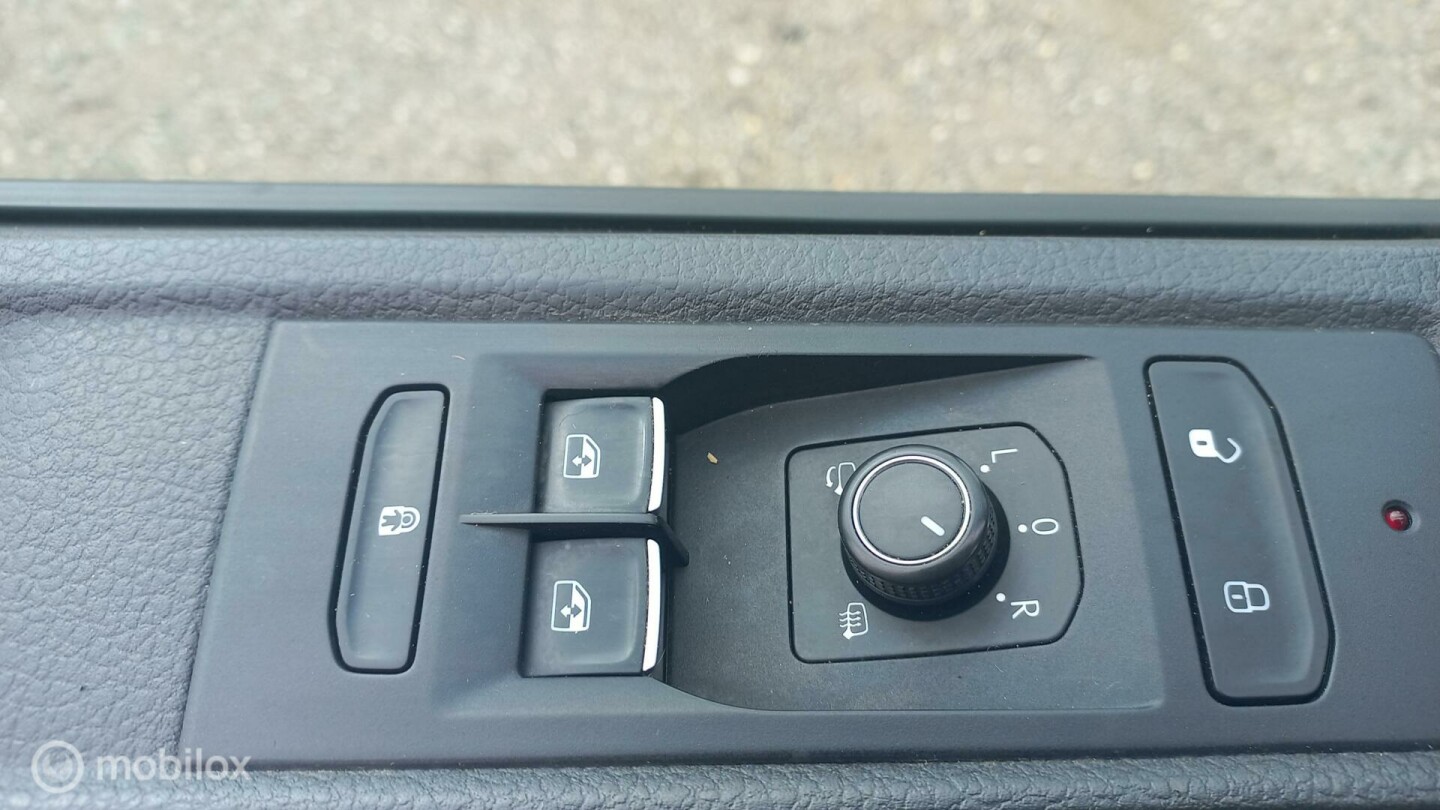 Volkswagen-Transporter-12