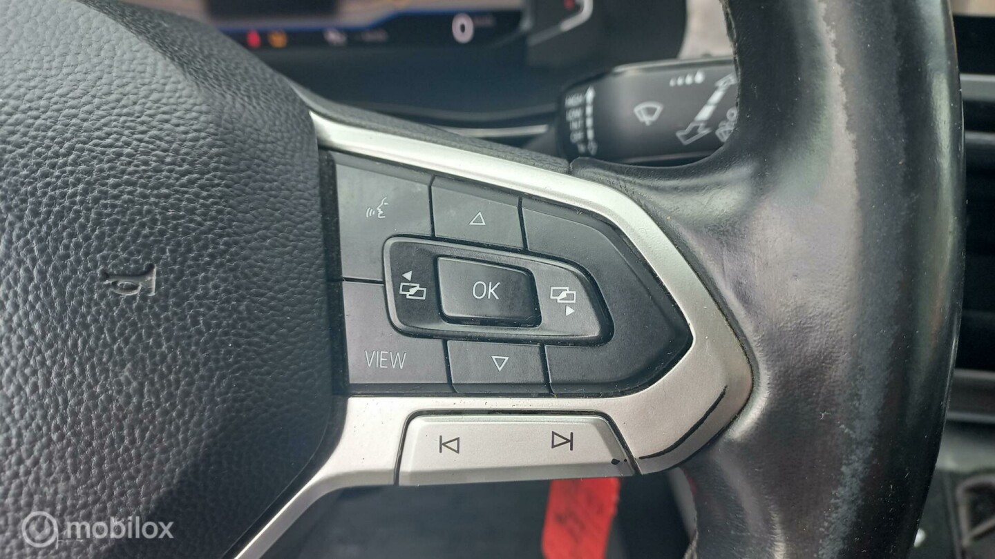 Volkswagen-Transporter-16