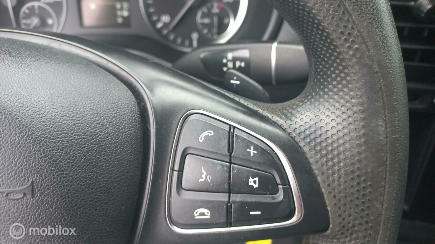 Mercedes-Benz-Vito-11