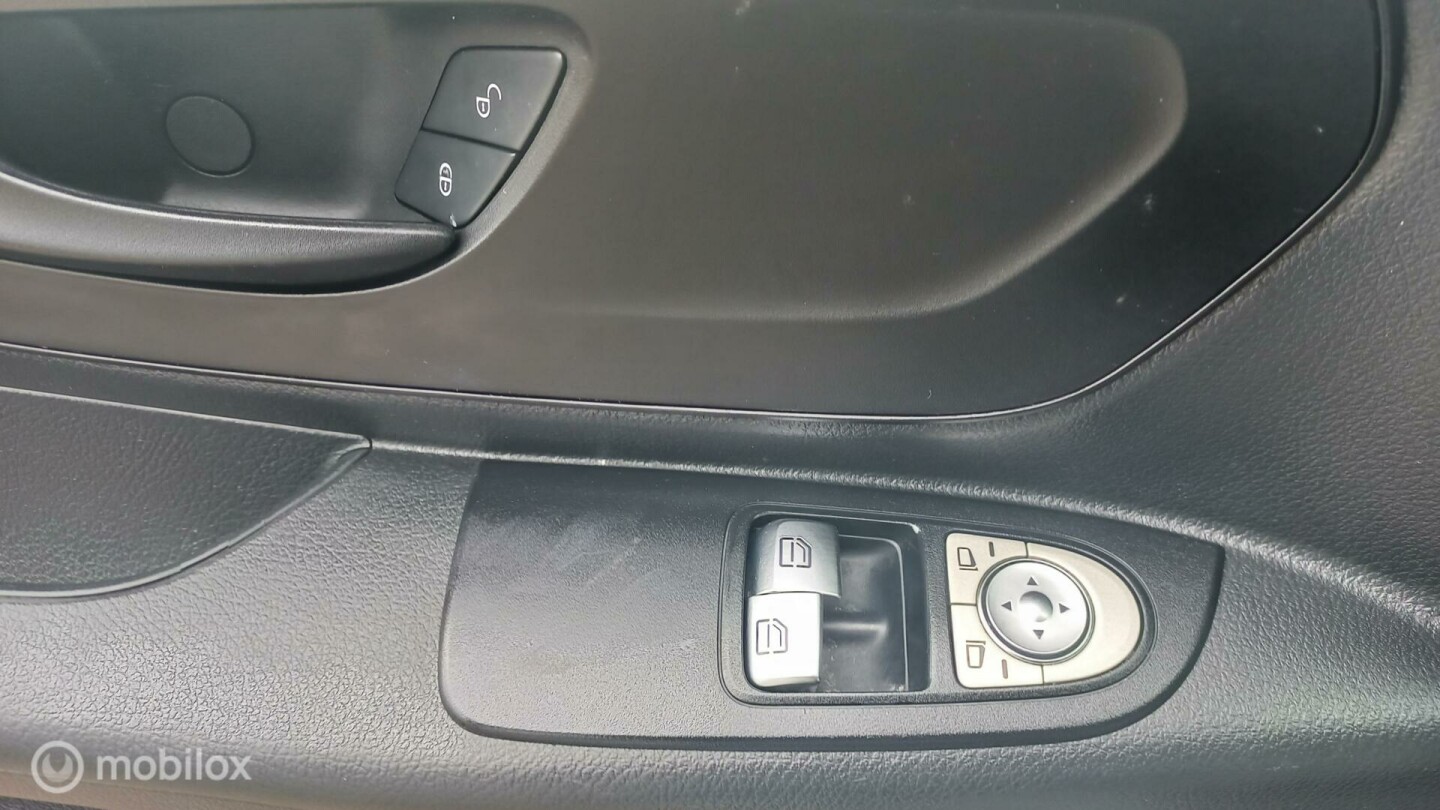 Mercedes-Benz-Vito-9